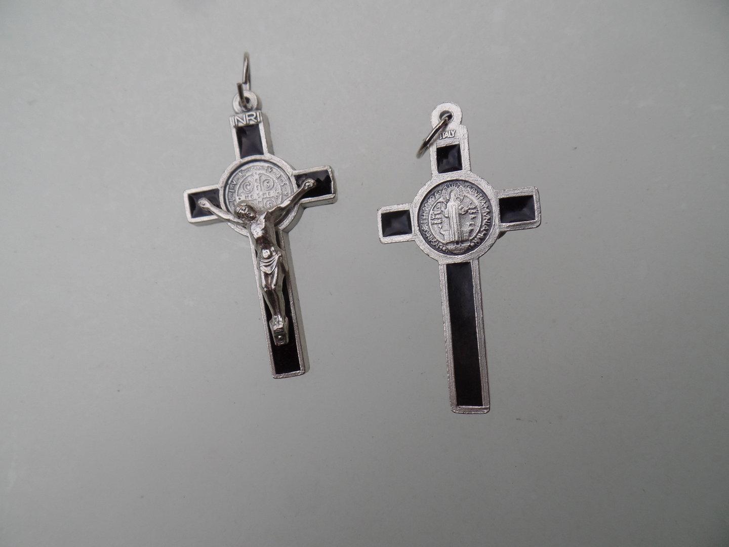 Rosenkranz 10 Benediktus Kreuz Metall schwarz 3,5 cm als Umhängekreuz oder f 