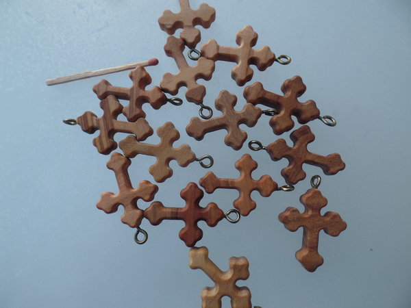 Olivenholz Barock-Kreuz, Kleeblattkreuz 2,8 cm