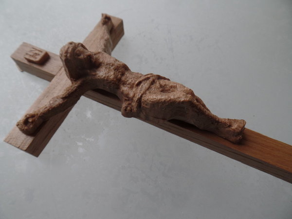 Holzkreuz geschnitzt 15 cm